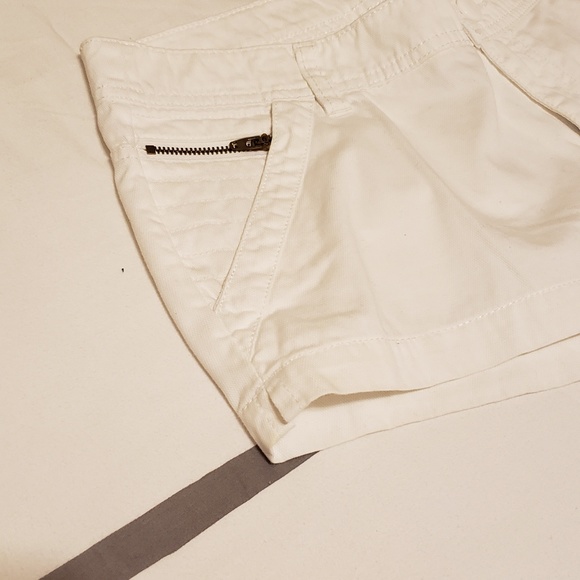 H&M  - White Jean Shorts - Picture 2 of 4